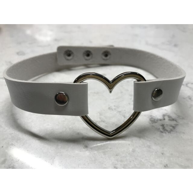 Choker Heart Collar White Front